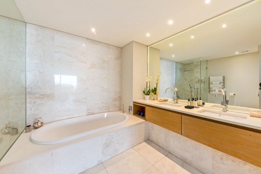 2 Bedroom Property for Sale in Camps Bay Western Cape